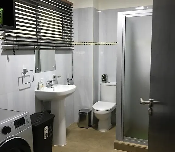 Flower Garden Self-catering * Beau Vallon (Mahe)