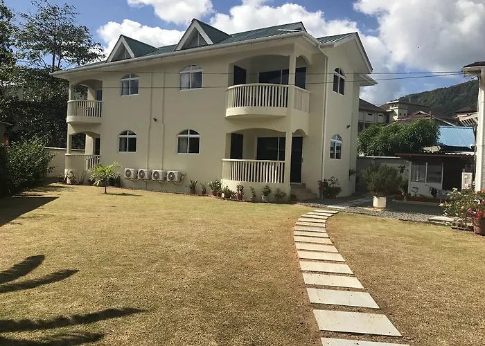 Flower Garden Self-catering Beau Vallon (Mahe)