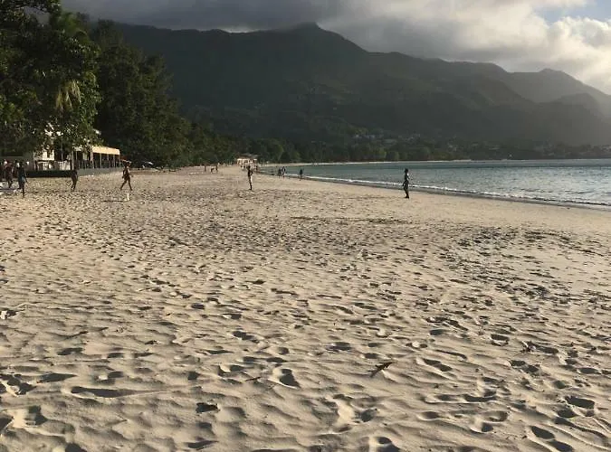 Flower Garden Self-catering Beau Vallon (Mahe)