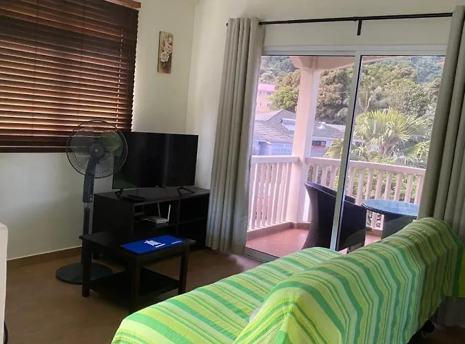 Flower Garden Self-catering Beau Vallon (Mahe)