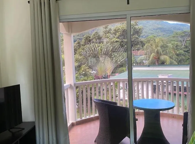 Flower Garden Self-catering Beau Vallon (Mahe)